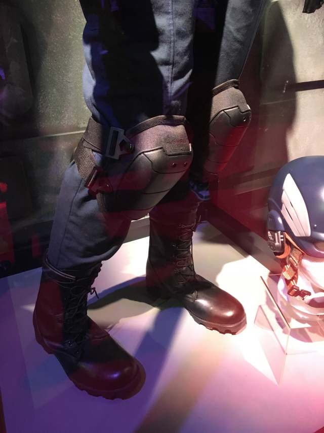 【漫威電玩相關】Ｅ３展會場陳列出了《漫威復仇者聯盟》電玩版造型的服裝 1:1 道具！
