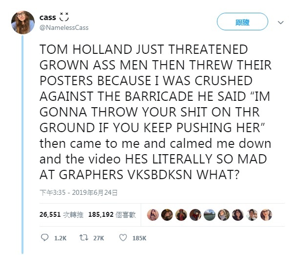 不穿蜘蛛戰服一樣是英雄！湯姆霍蘭在狂熱者手下拯救年輕粉絲的生命！