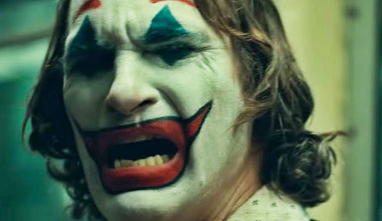 瓦昆菲尼克斯主演的《小丑》獨立電影因為性內容和暴力尺度而被評為 R 級！