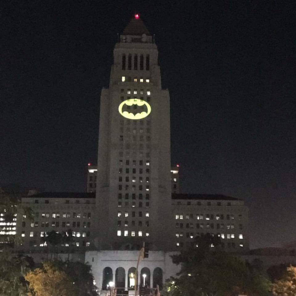 蝙蝠訊號真的在洛杉磯亮起了!!!