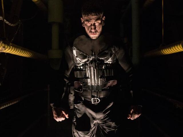 「帝國雜誌」公開 Netflix 漫威影集《制裁者》全新劇照，揭開了法蘭克從軍的過去 + 全角色公佈。