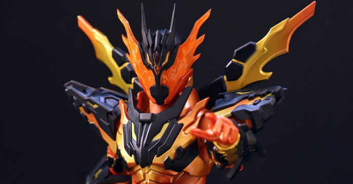 Kamen Rider Build 的女主角 - 幪面超人 Cross-Z Magma