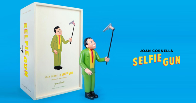 最強諷刺幽默！西班牙插畫家Joan Cornellà x DING DONG 宅配便 「Selfie Gun 」銅雕 全球限量15尊！