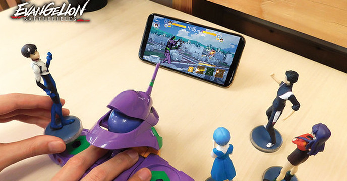 EVA 手遊新作《福音戰士 BATTLEFIELDS（エヴァンゲリオン バトルフィールズ）》預約註冊開始  初號機造型控制器玩具同步登場！