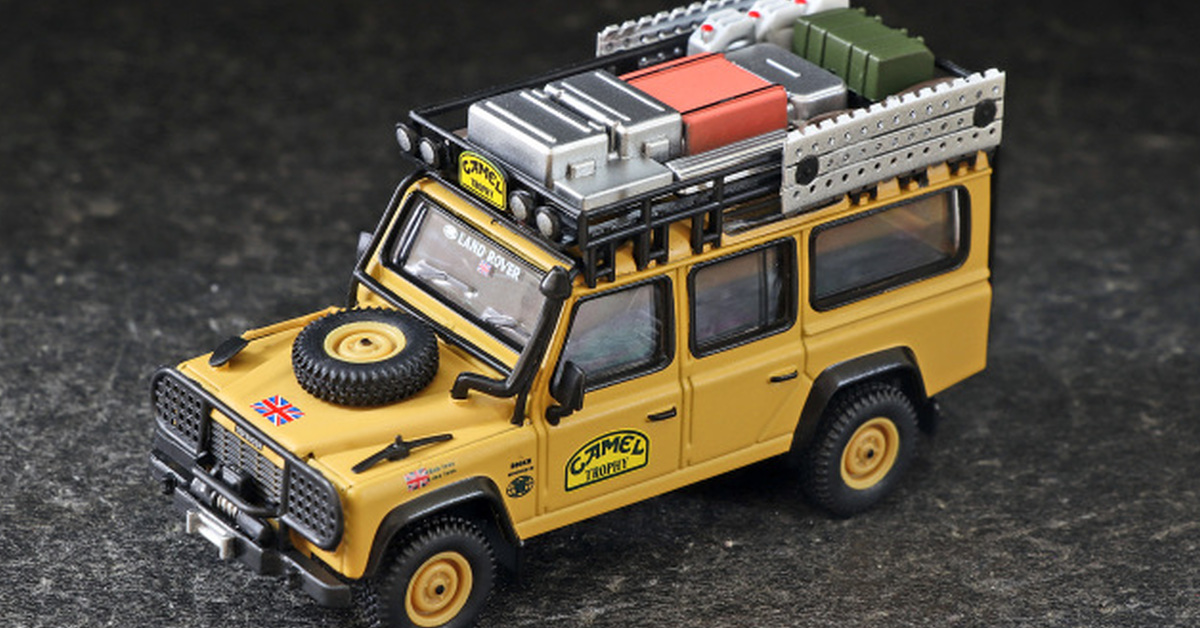 Douglas Motors Series Report File 006 - Mini GT 1/64 - Land Rover Defender 110