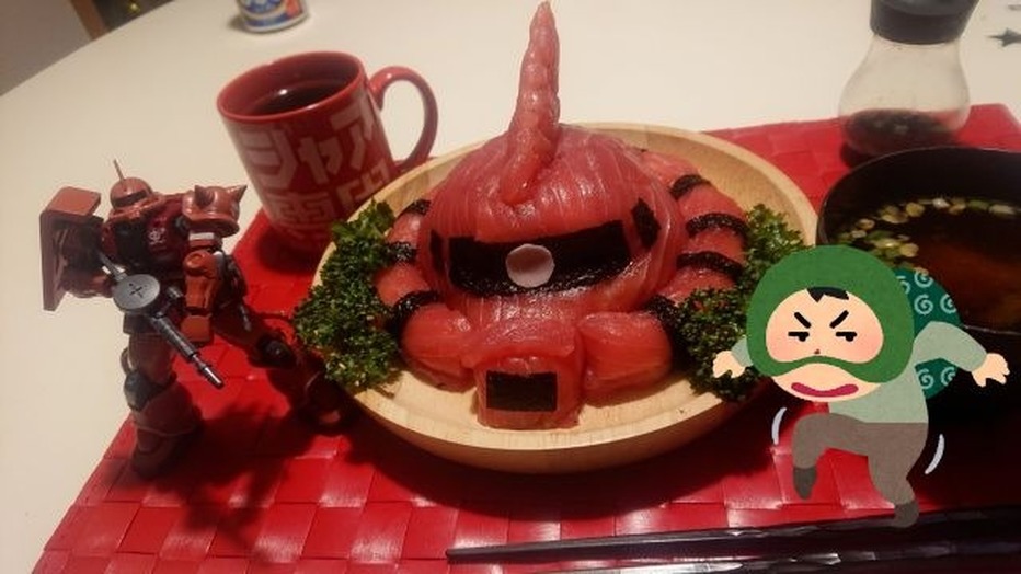 吉翁克的料理力世界第一！日本推主獨創紅色有角「夏亞專用薩克鐵火丼」，好吃到有人想「偷」吃一口！？