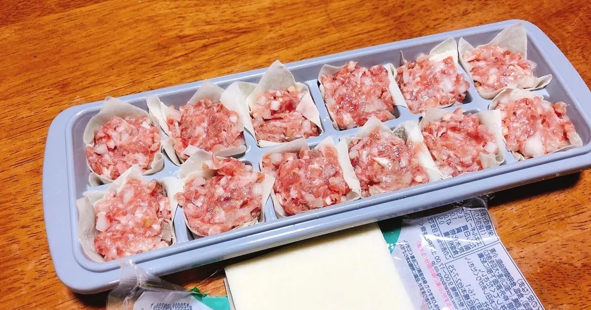 用製冰盒製作燒賣！ 透過工整的方格讓你包出「黃金比例燒賣」？