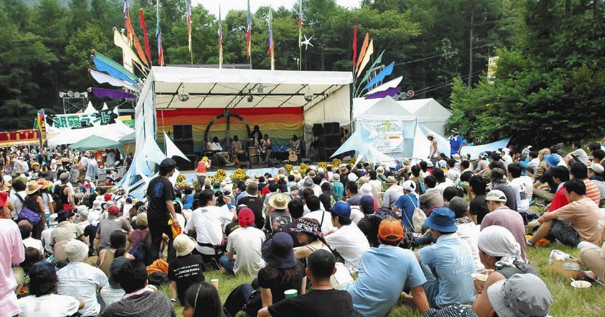 網友勃然大怒！日本音樂祭主辦單位禁止民眾戴醫療口罩：「通風良好就不會感染肺炎」