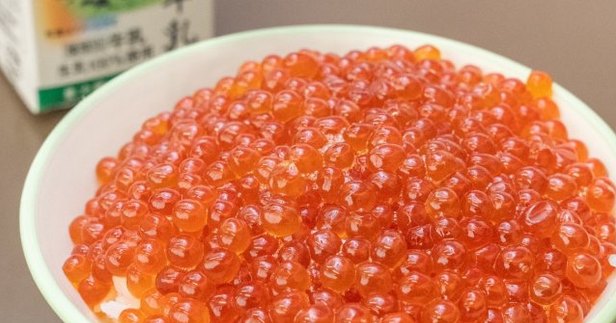 連其他北海道人都羨慕！一張「營養午餐」照衝擊全推特，灑滿鮭魚卵還附牛奶