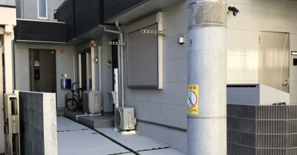 ​新屋落成結果車庫前擋著電線杆 網友們替推主尋找解決方案超暖心！