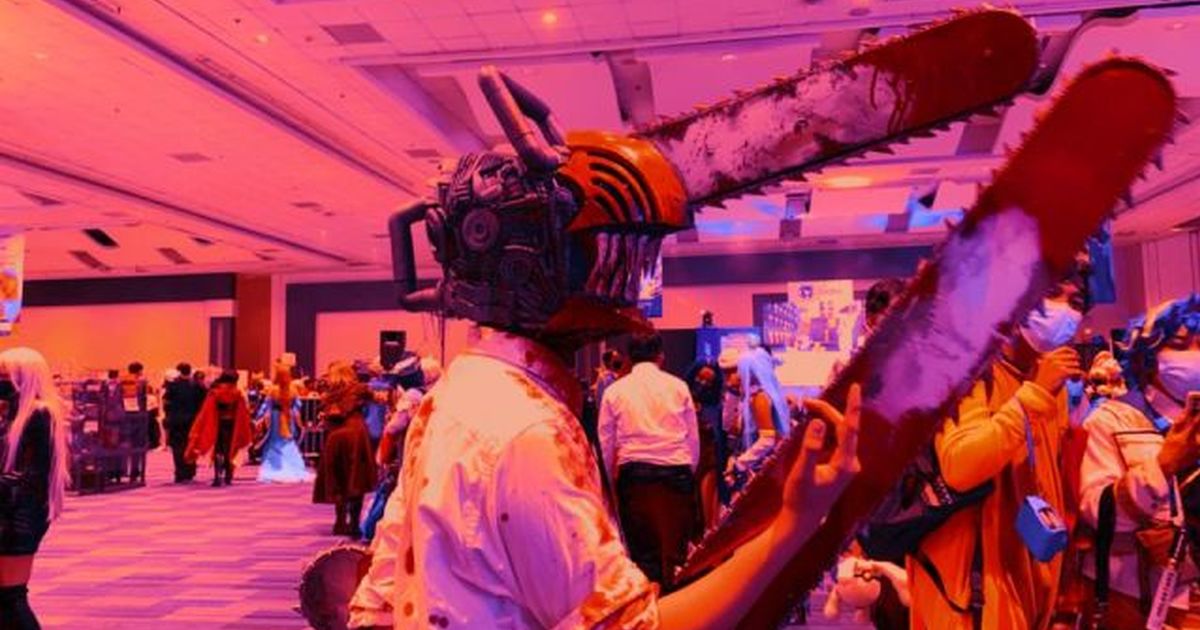 手工藝惡魔？！COS神人親自打造「鏈鋸真的會動」《鏈鋸人》頭盔，運轉時甚至能冒出白煙