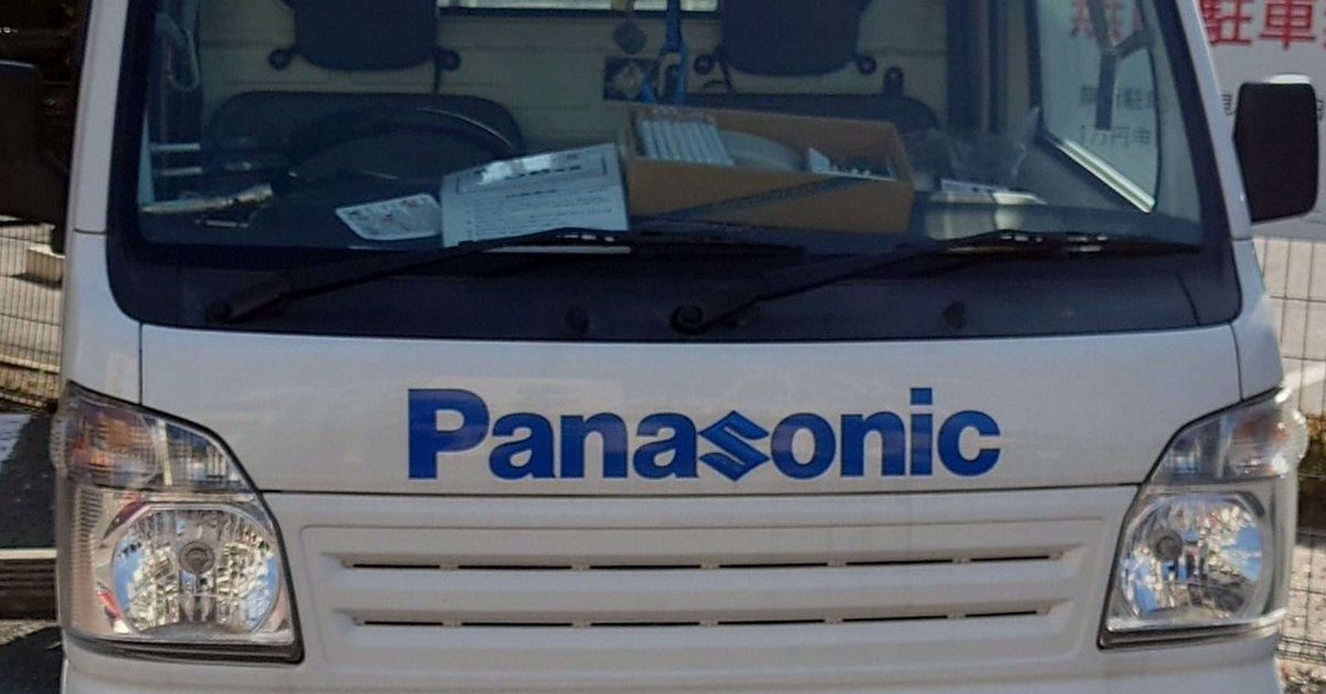 Logo跟車廠結合？ 網友驚見「Panasonic與鈴木汽車Mix」的車子 苦笑 : 這也太省了吧 