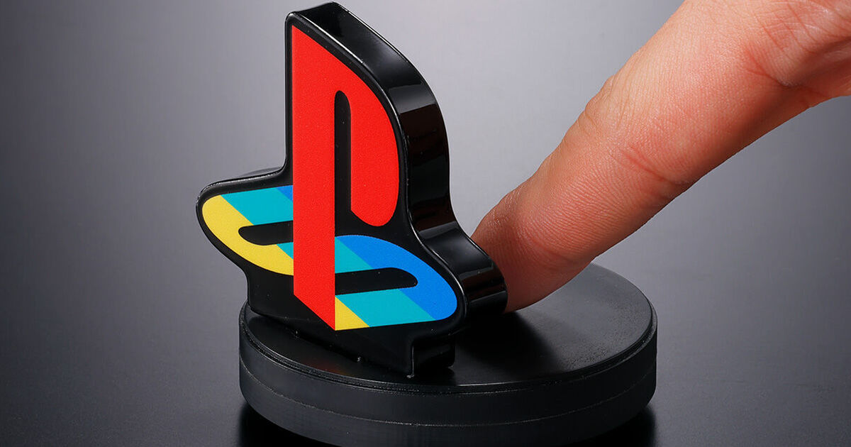 萬代 壓克力LOGO展示牌新系列『PlayStation 有聲立牌』特製底座收錄懷念的 PS1 開機音效！