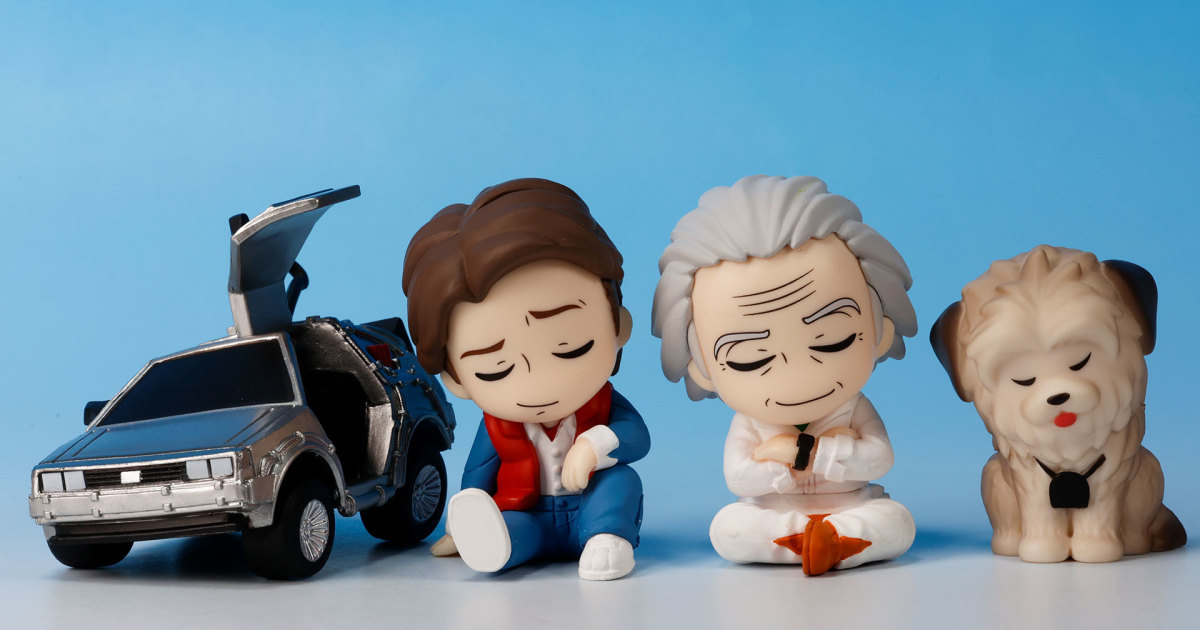 T-ARTS『靠肩Fig.回到未來』轉蛋，快來一起依靠著超可愛的迪羅倫時光機休息吧！