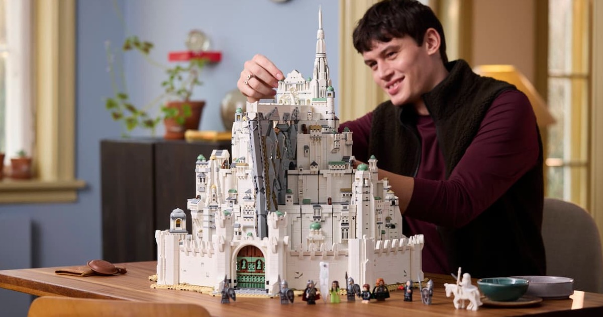 LEGO 11377 "The Lord of the Rings: Minas Tirith" Unveiled: Gondor's White City Rises in a Royal Masterpiece!
