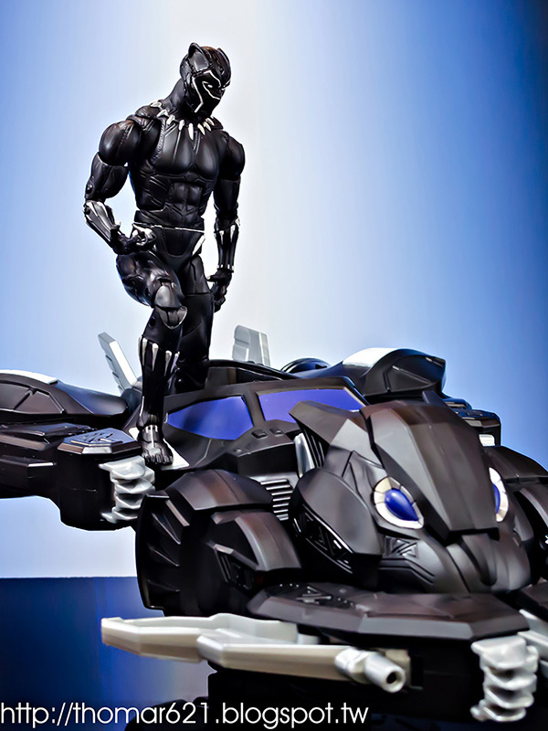 玩具心得：HASBRO MARVEL BLACK PANTHER 2-IN-1 PANTHER JET VEHICLE 2