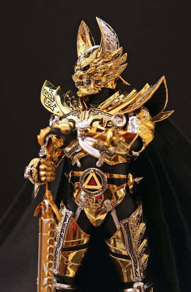 D.M.S. 玩具報告] 歷代黄金騎士中之最強- 黃金騎士Bandai 真骨雕Garo 