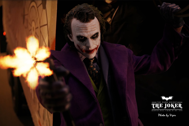 Hot Toys QS010 - 蝙蝠俠：黑暗騎士小丑 The Dark Knight The Joker 1/4