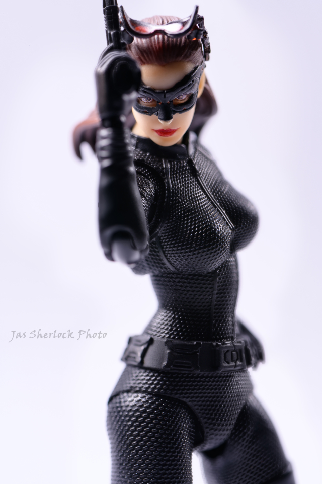 優雅聰明美貌性感集於一身的小惡魔-Mafex安海瑟威版貓女2.0