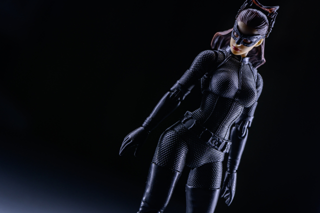 優雅聰明美貌性感集於一身的小惡魔-Mafex安海瑟威版貓女2.0