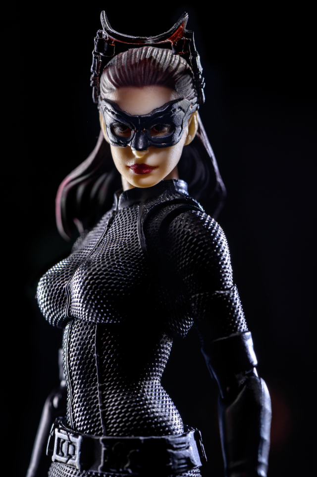優雅聰明美貌性感集於一身的小惡魔-Mafex安海瑟威版貓女2.0