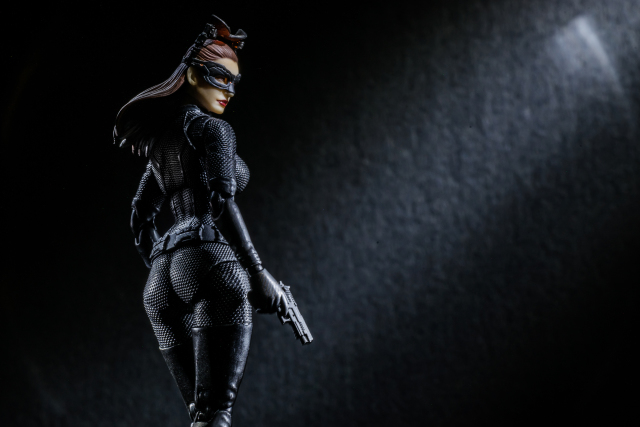 優雅聰明美貌性感集於一身的小惡魔-Mafex安海瑟威版貓女2.0