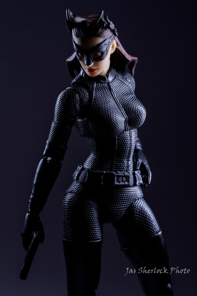 優雅聰明美貌性感集於一身的小惡魔-Mafex安海瑟威版貓女2.0