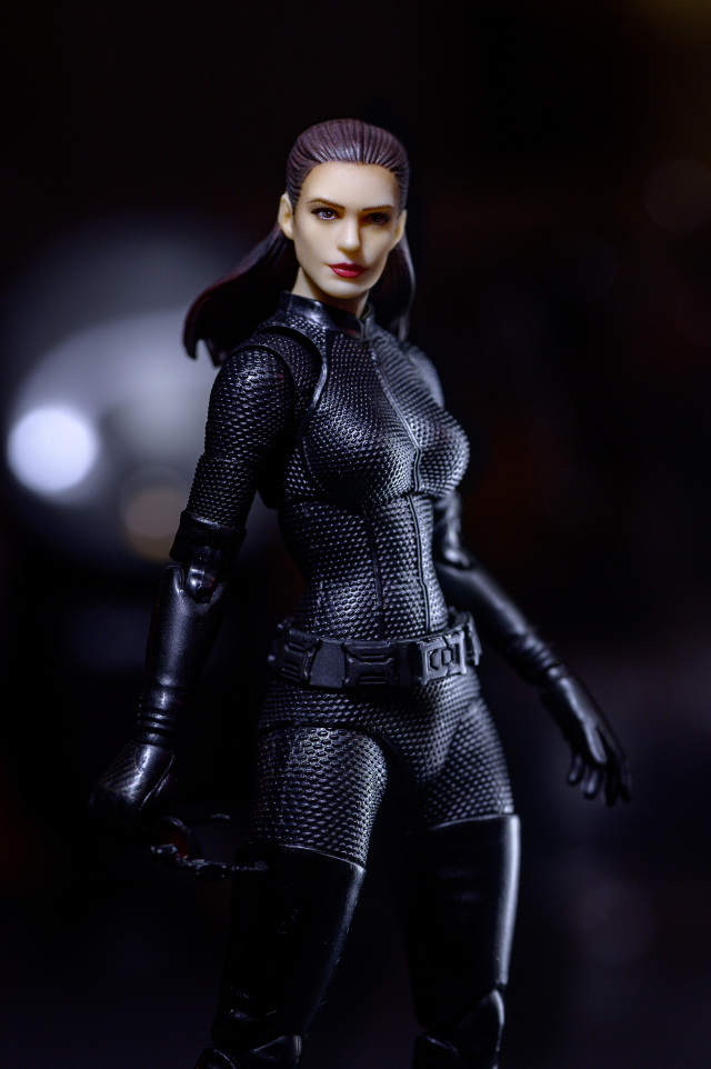 優雅聰明美貌性感集於一身的小惡魔-Mafex安海瑟威版貓女2.0