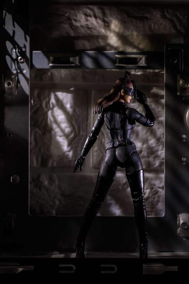 優雅聰明美貌性感集於一身的小惡魔-Mafex安海瑟威版貓女2.0