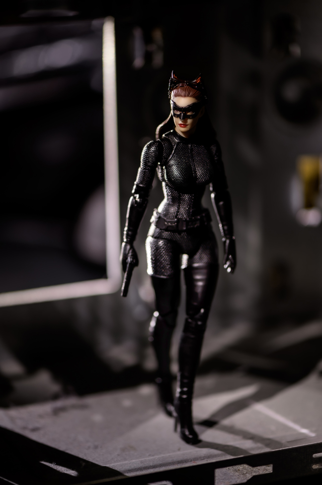 優雅聰明美貌性感集於一身的小惡魔-Mafex安海瑟威版貓女2.0