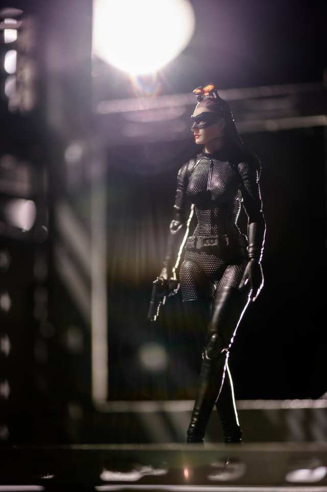 優雅聰明美貌性感集於一身的小惡魔-Mafex安海瑟威版貓女2.0