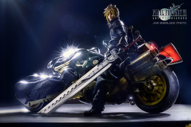[玩具攝影]辣個金色頭髮，手持巨型大劍，騎著霸氣重機的男神。降臨之子-克勞德+重機芬里爾的最完美帥氣組合