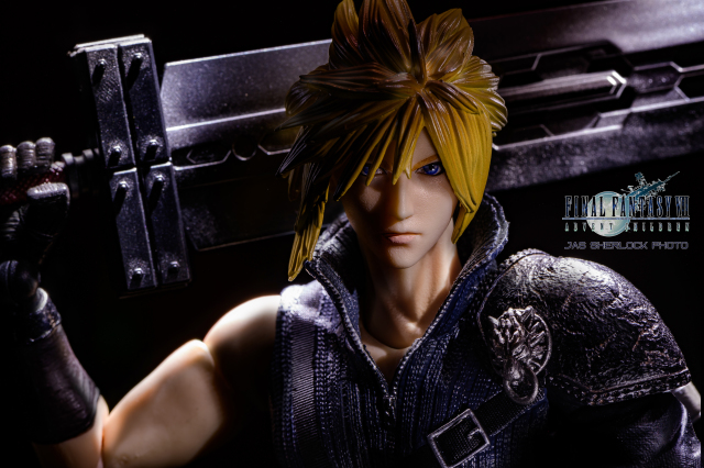 [玩具攝影]辣個金色頭髮，手持巨型大劍，騎著霸氣重機的男神。降臨之子-克勞德+重機芬里爾的最完美帥氣組合