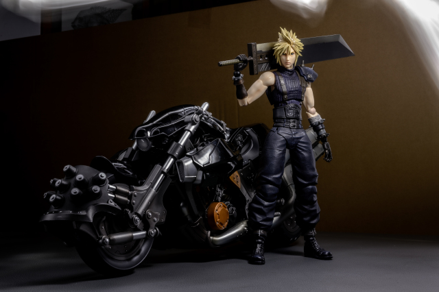 [玩具攝影]重回那個約定之地，找回童年的回憶，展開一場全新的冒險![PLAY ART改-FF7重製版-克勞德+哈迪戴德那]