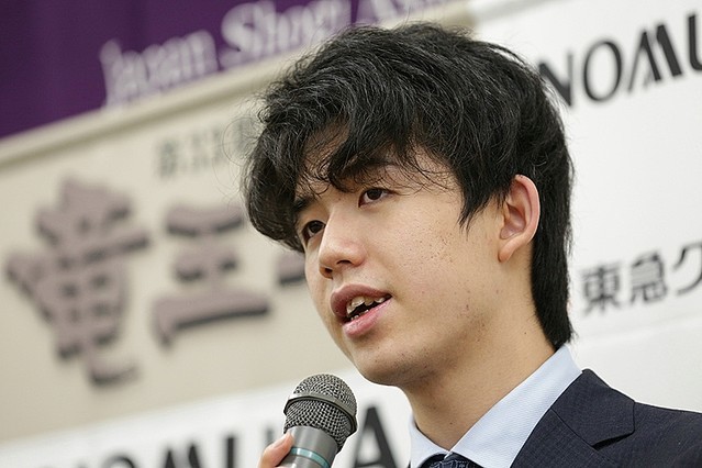 18歲不敗棋聖「藤井聰太」砸50萬元組電腦：「要求30倍速」