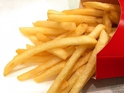日本麥當勞薯條遭民眾爆料傳出怪味　引發推特討論　網友：「很像一種藥水味」