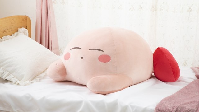 日本TakaraTomy推出任天堂《星之卡比》超大造型抱枕　與可愛的卡比一起度過一天的時間～