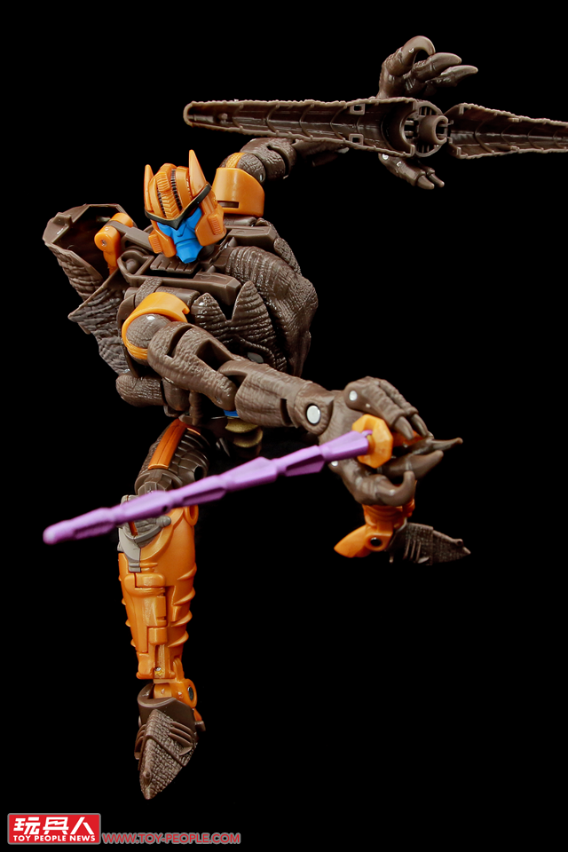 永無止息的困獸之鬥！孩之寶變形金剛經典世代系列塞博坦之戰「王國」第二波 開箱報告