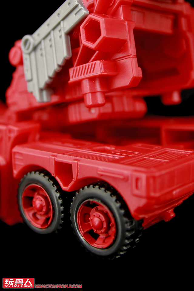 永無止息的困獸之鬥！孩之寶變形金剛經典世代系列塞博坦之戰「王國」第二波 開箱報告