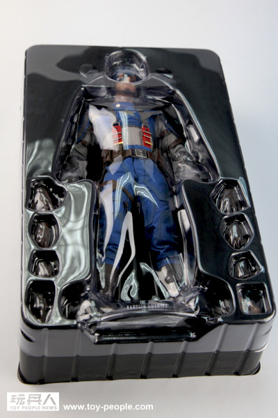 Hot Toys MMS 156 Captain America