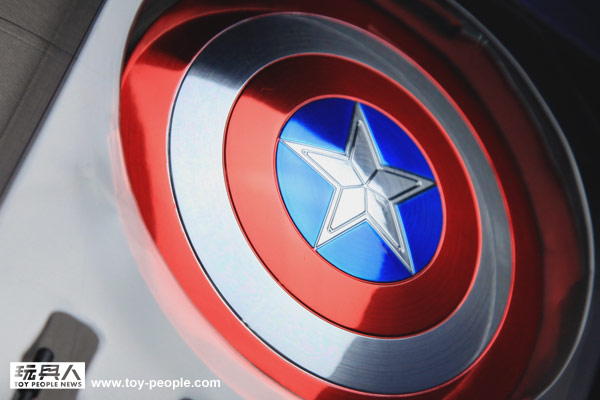 Hot Toys MMS 156 Captain America