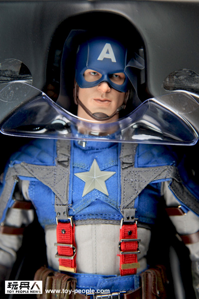 Hot Toys MMS 156 Captain America