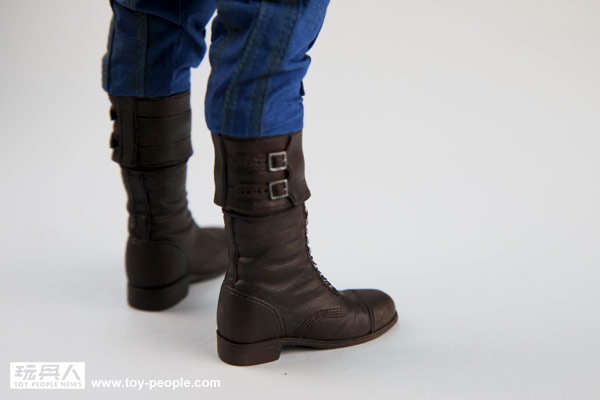 Hot Toys MMS 156 Captain America