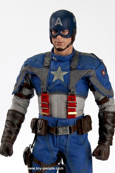 Hot Toys MMS 156 Captain America