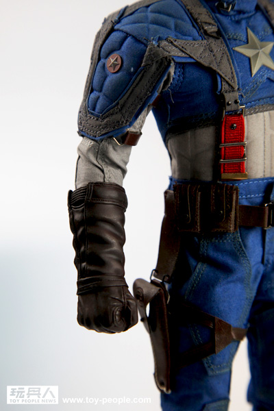 Hot Toys MMS 156 Captain America
