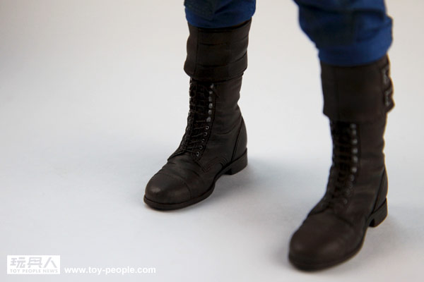 Hot Toys MMS 156 Captain America