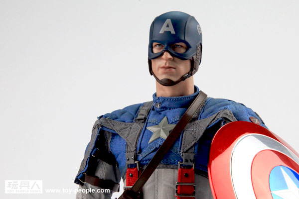 Hot Toys MMS 156 Captain America