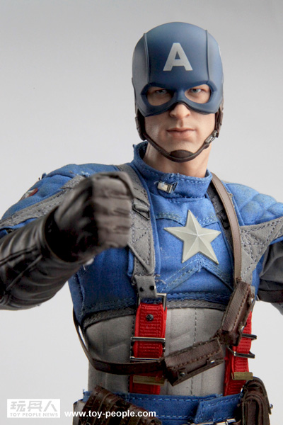 Hot Toys MMS 156 Captain America