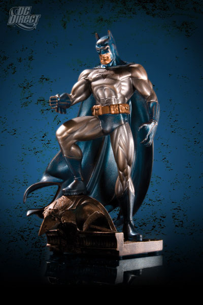 BATMAN (PATINA) MINI STATUE