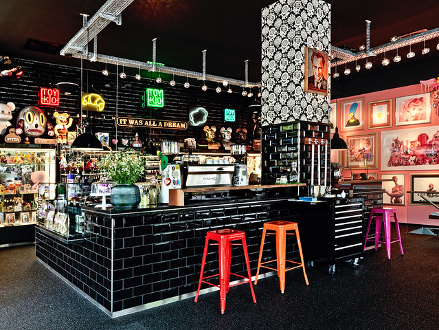 Toykio gallery & coffee  德國Toykio藝廊 / 咖啡復合性質的商店